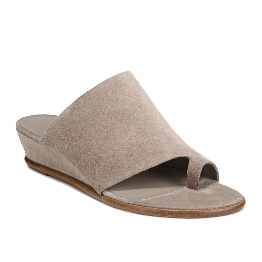 VINCE Women's Gray Thong Darla Sandals  - 8.5 M